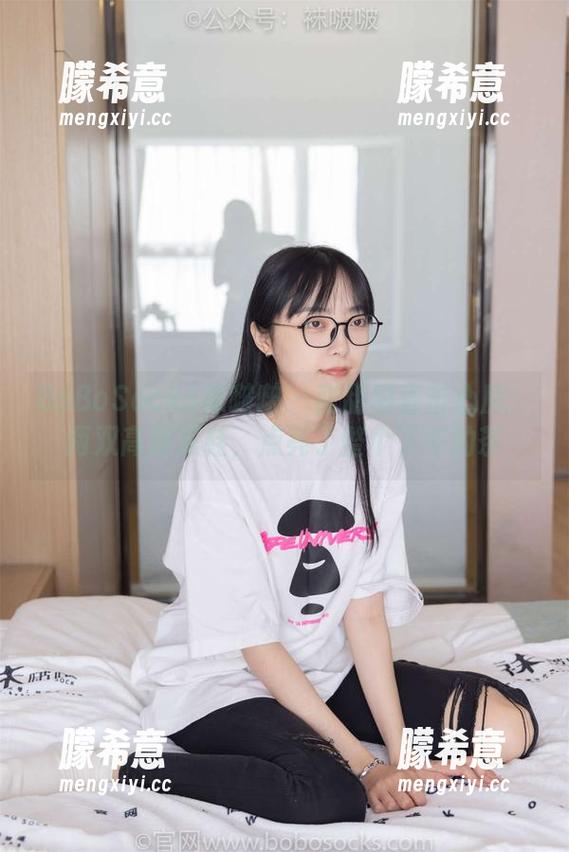 BoBoSocks袜啵啵 - 甜甜圈直击心房：两双高跟凉鞋，点亮了整个下午的茶