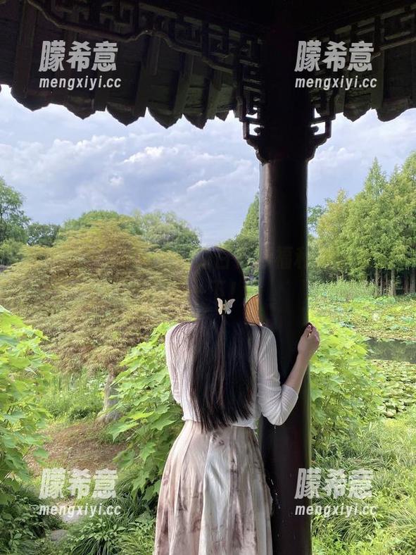 微密圈 - July芝岚的白衬衫福利，快来偷瞧一下！