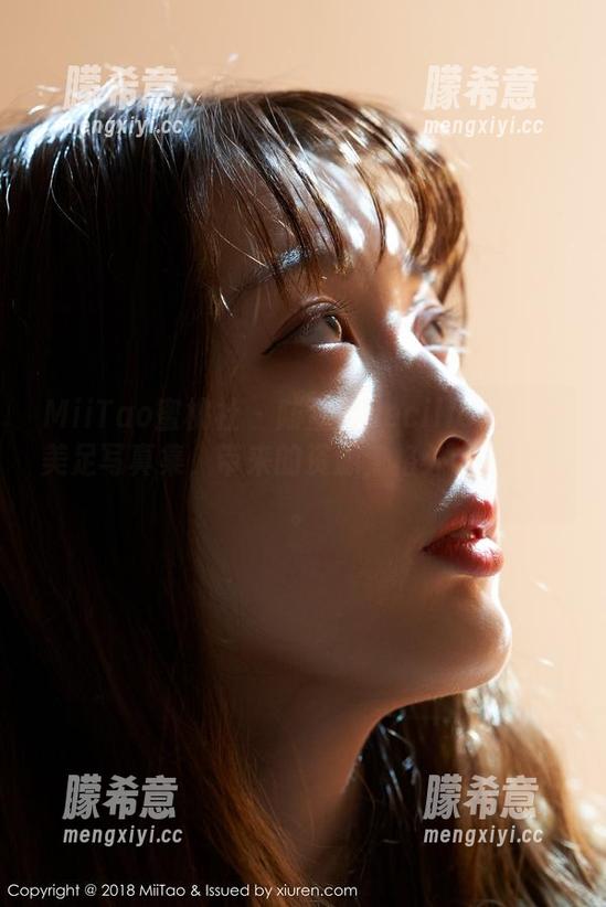 MiiTao蜜桃社 - 陆萱萱Cecilia与她的美足写真集，带来的资源，格外让人期待。