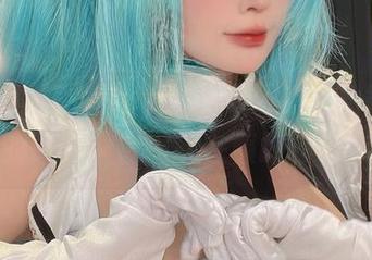玩转体操服，Sayo Momo跨越功能与优雅的边界，套图就在巅峰等着你！