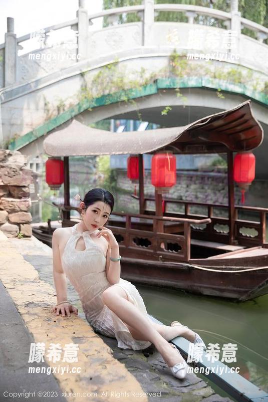 Xiuren秀人网 - Angela喜欢猫黑丝图库：一脚油门，分享不停歇，快来沾沾运气！