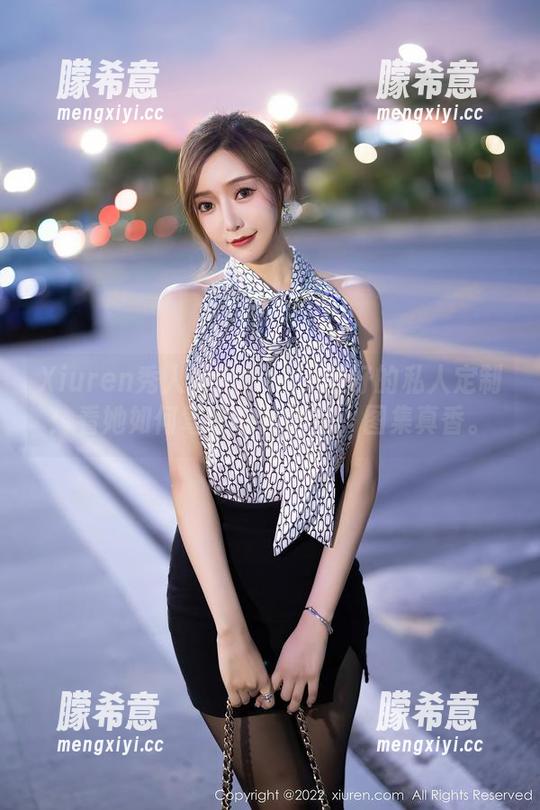 Xiuren秀人网 - tina_甜仔的私人定制：看她如何驾驭各种丝袜，图集真香。