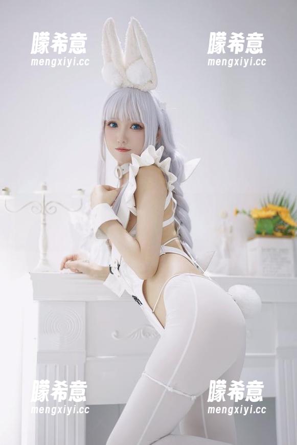 coser衣衣的女仆可不只是好看，原图透着点小火花，让我一愣一愣。