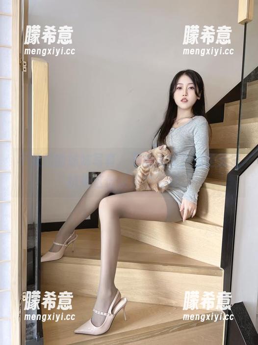 不呆猫的妹妹写真，不想太多，但是无法抗拒这份淡淡的美好。