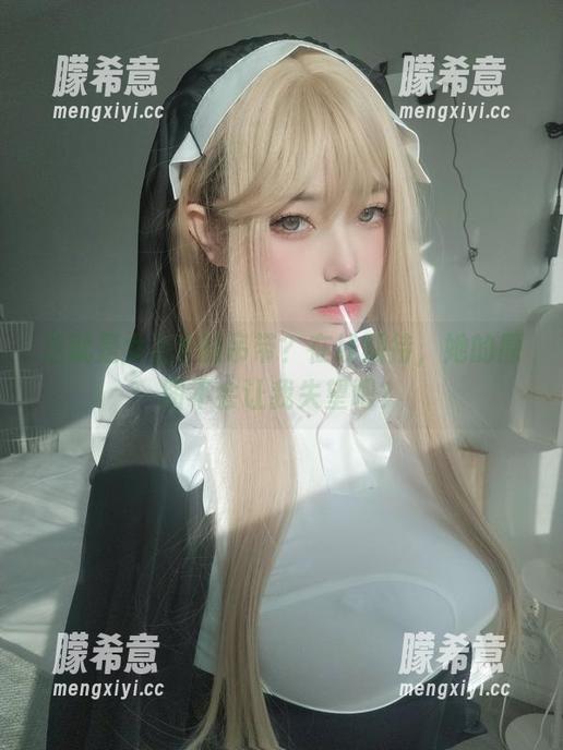 这就是女主K的吊带？在线期待，她的原图不会让我失望吧？