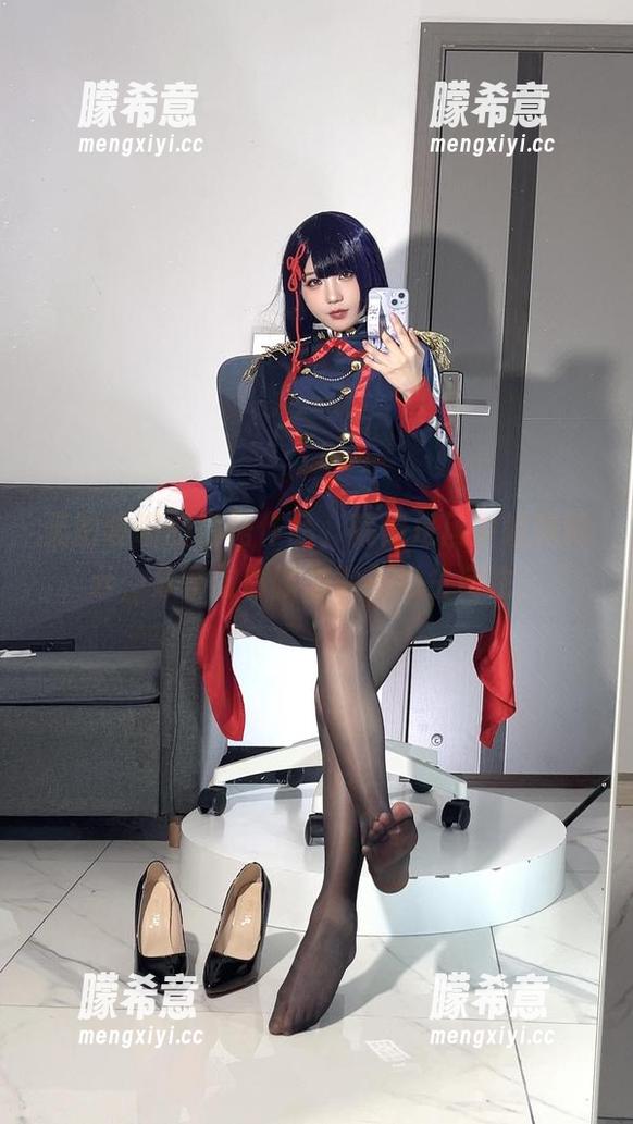 无影喵喵的白裙作品，就像是风中轻飘的云，分享的时候怎能不心生向往。