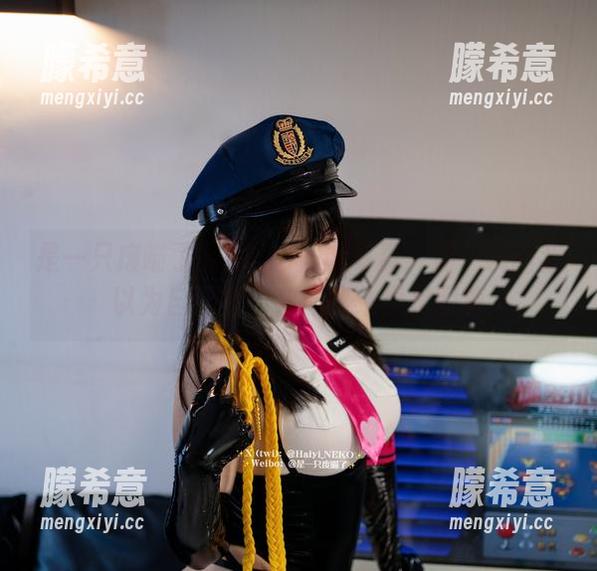 是一只废喵了 是一只废喵了的2023圣诞写真:那一瞬间我以为自己在看杂志,结果是图集