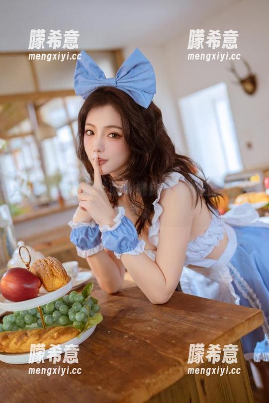 私房作品中的校服，桃良阿宅的选择让人咋舌。