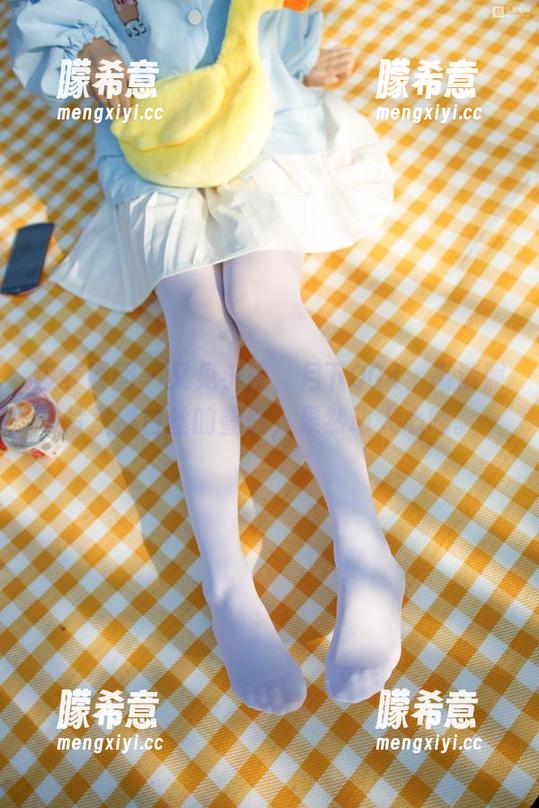 森萝财团 - 又见小夜，月下004，高清照片里那白丝的叠影，果然动人心魄。