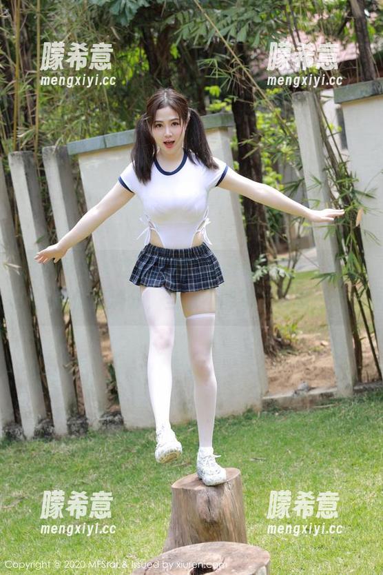 模范学院 - 这组苏西-susie摄影作品，姐妹情义满分，当然不能不下载啦！