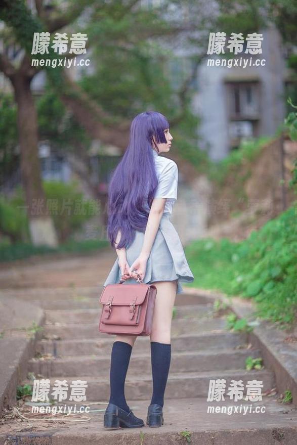 一张照片就能心动，浅野菌子演绎“萝莉·麦丘利”的美图狂潮