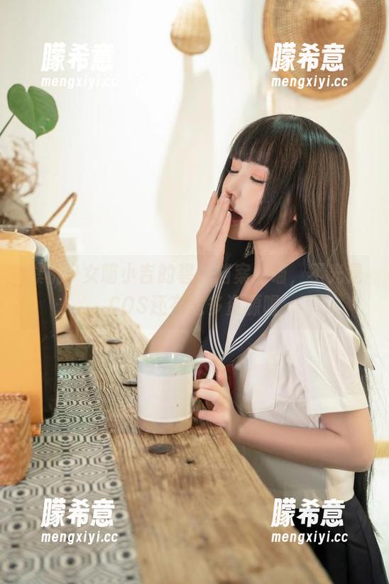 爆机少女喵小吉的碧蓝档案：喵，不光是COS还有超多资源喔