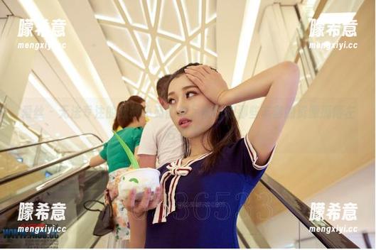 爱丝 - 无法专注的我被小茹的美足图包和那些丰富的资源搞得左右为难。