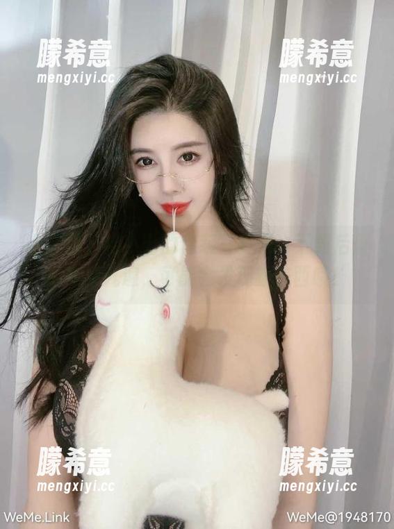 猪小七 微密圈 - 猪小七的套装写真集,下载后值得多看几遍,可能会发现新东西哦!