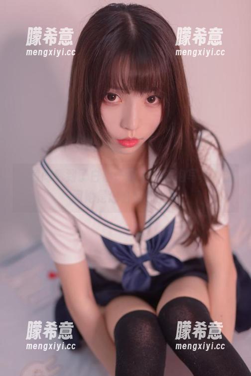 无意间看到了白易子教主的旗袍写真，想问她是怎么做到的？