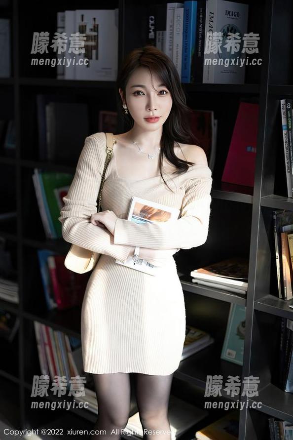 秀人网-养乐多Doll 秀人网 - 制服与养乐多Doll…别说我没疯狂,套图中的火花四溅