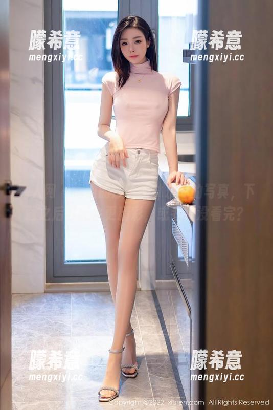 秀人网 - 海边的沙子和林乐一的写真，下载之后可能会更精彩，或者还没看完？