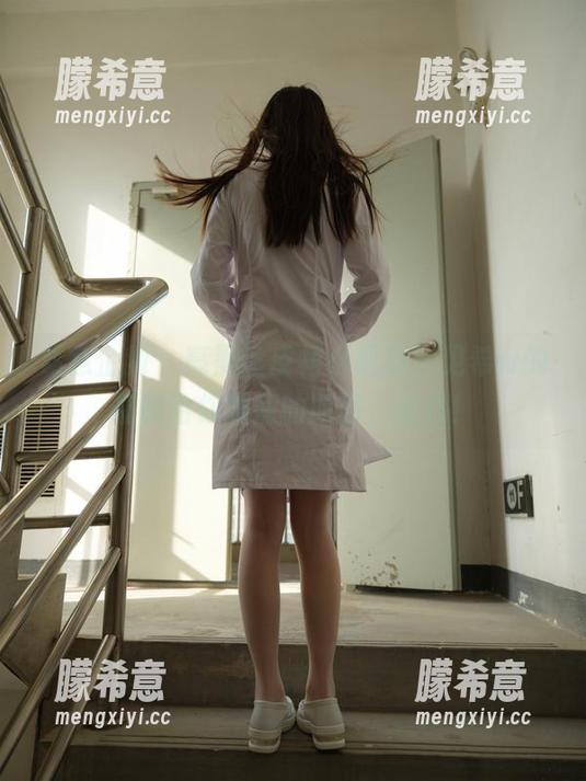 紧急企划 - 亮黑丝皮裙小恶魔，见希w的福利给你满意的原图，比心！