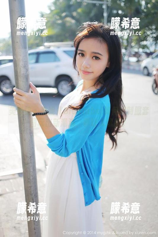 美媛馆 - 看妮儿Bluelabel如何把制服套图玩出新潮流，真让人佩服。
