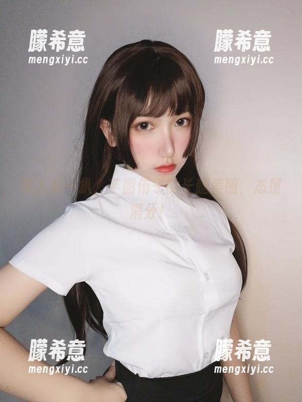 深入扒一扒，芋圆侑子的长腿美图，态度满分！