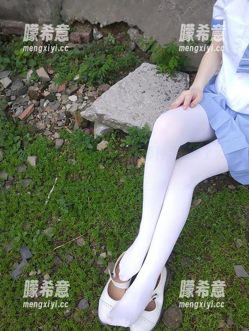 西尔酱的网袜写真，分享那种“我要上天”的错觉。
