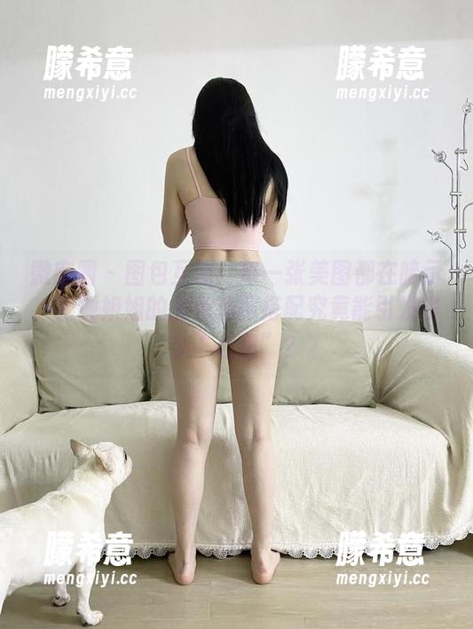 铁锤姐姐 微密圈 - 图包互动:每一张美图都在暗示,铁锤姐姐的黑色渔网搭配究竟能引发多少“心思”?