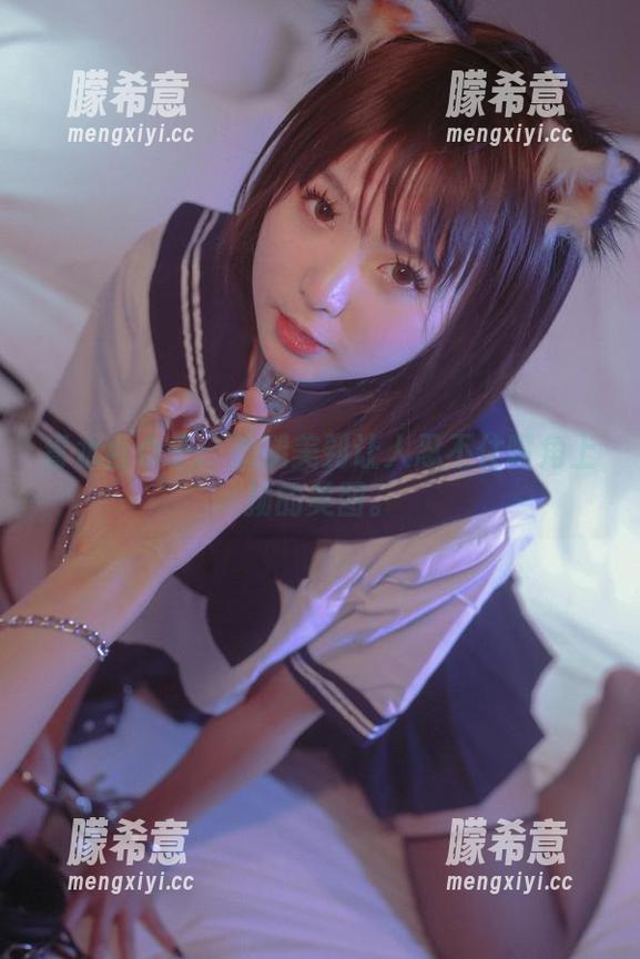 青水百合子：美腿美到让人忍不住嘴角上扬的美图。